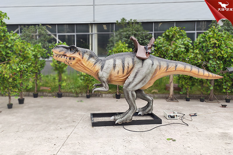 仿真恐龍坐騎，景區(qū)乘坐恐龍