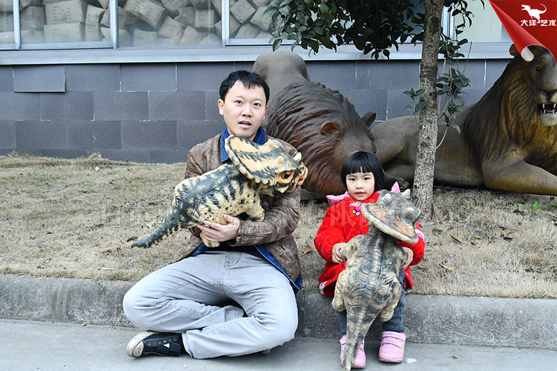 恐龍手偶，仿真手偶恐龍