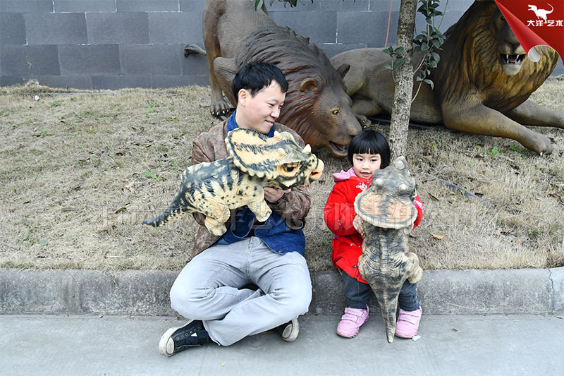 恐龍手偶，仿真手偶恐龍