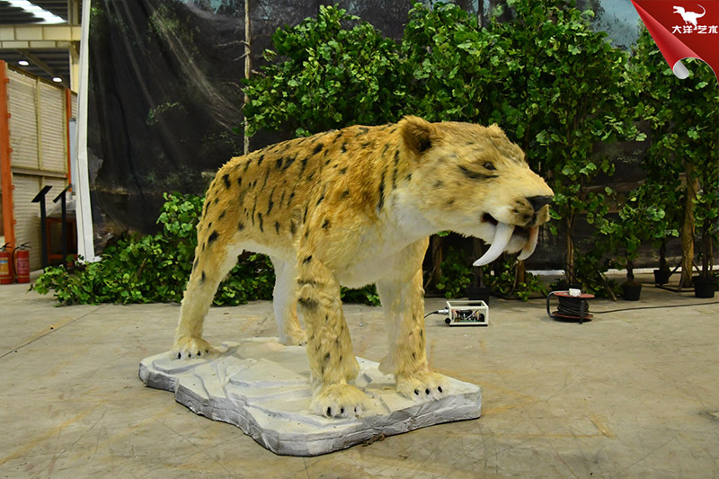 仿真動物-劍齒虎