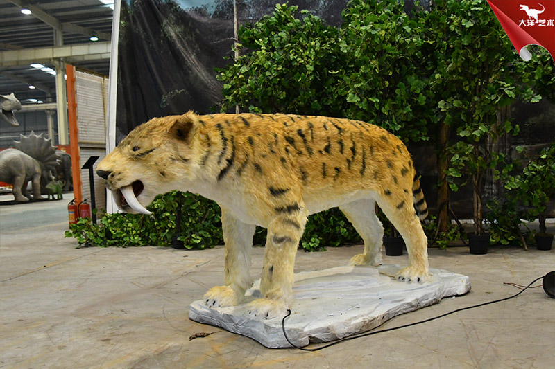 仿真動物-劍齒虎