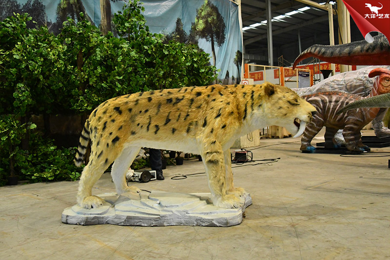 仿真動物-劍齒虎