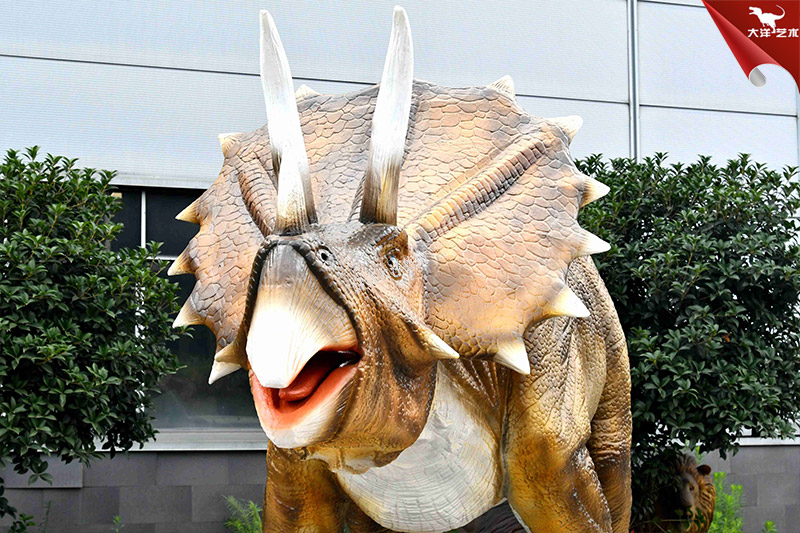 三角龍，大型仿真恐龍