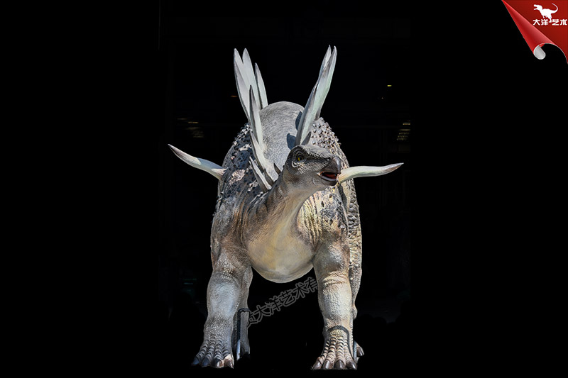 大型劍龍游樂(lè)園里的仿真恐龍模型